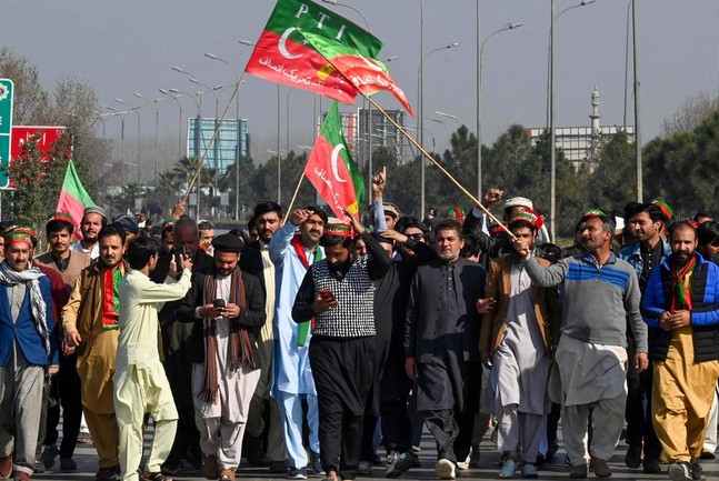 PAKISTAN’S DEEPENING POLITICAL CRISIS POSES THREATS TO PRESS FREEDOM AND POLITICAL STABILITY