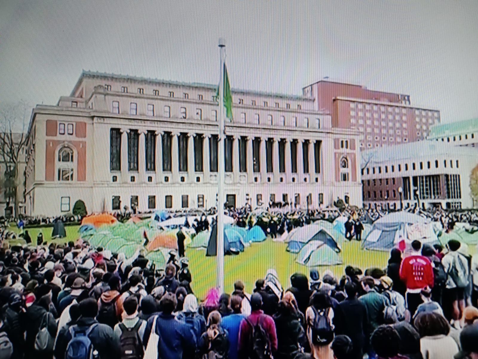 Kurang berdampaknya sanksi AS dam sekutunya terhadap Iran dan aliansinya terkait dukungan mereka ke Hamas