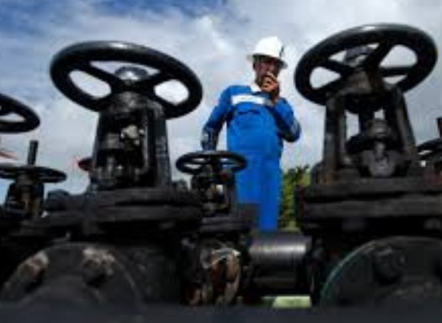 Harga minyak dunia jatuh, seharusnya harga Pertamax di Indonesia turun