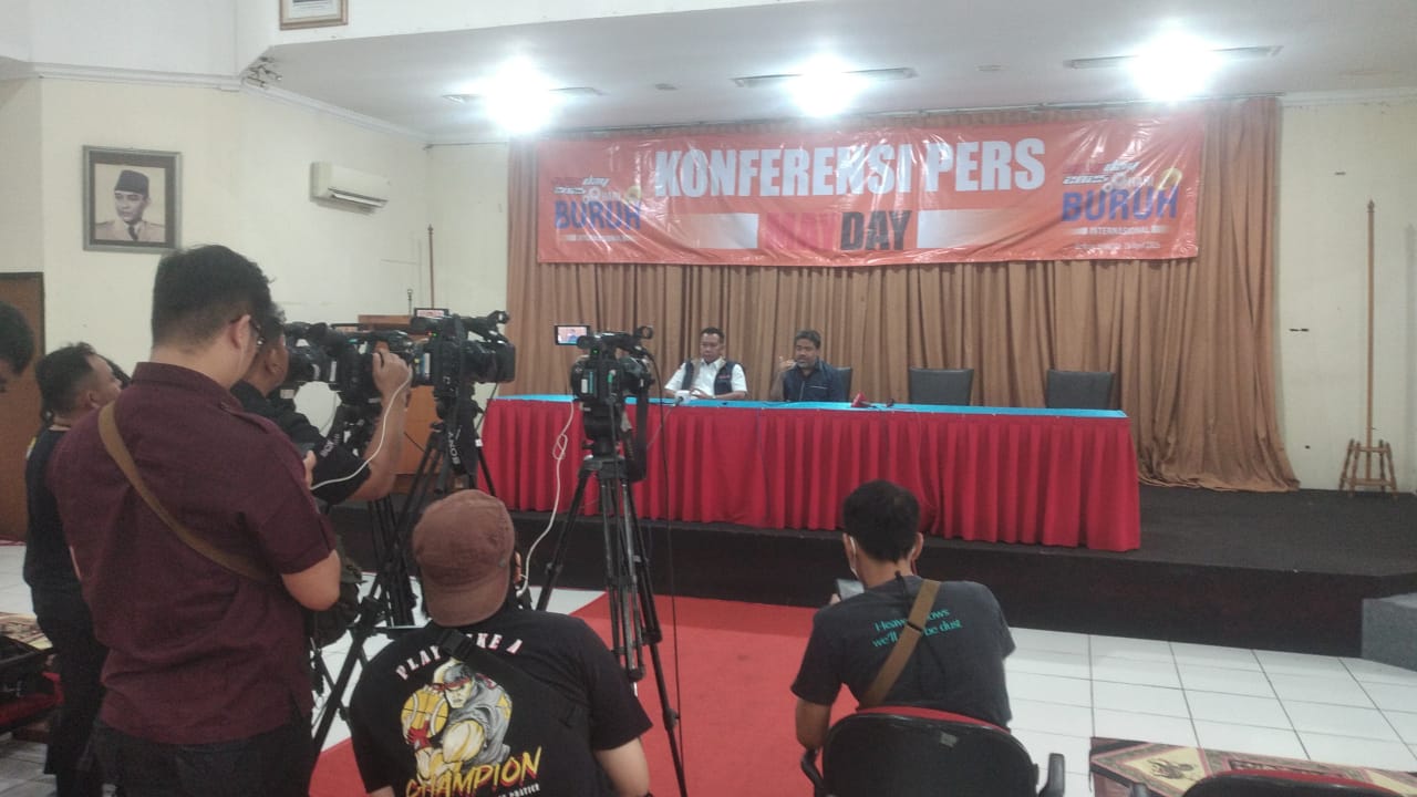Gaji DPR RI menyesakkan bagi buruh