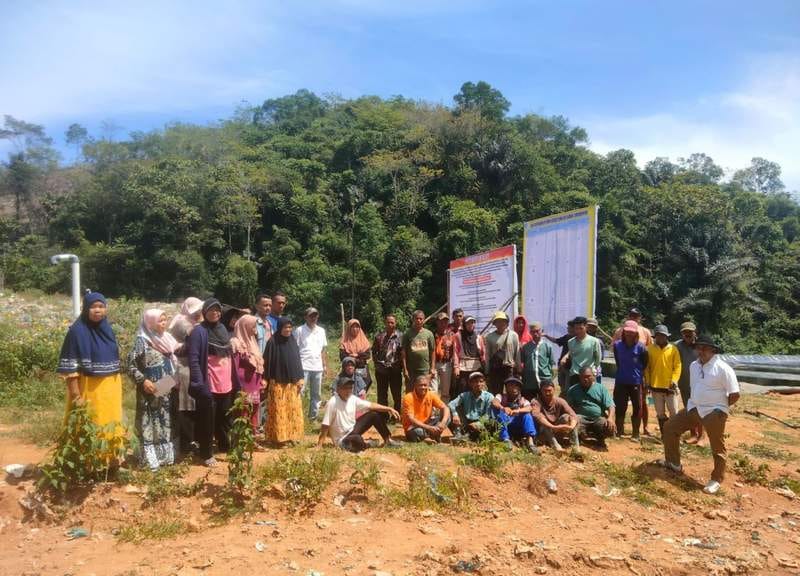 Puluhan Masyarakat di Sekitar Tempat Pembuangan Akhir (TPA) di Kelurahan Padang Karambia Menuntut Ganti Rugi Lahannya Yang Terdampak