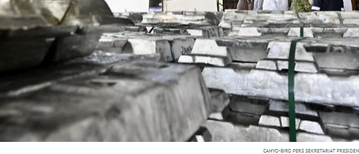 Indonesian Coal Miners Accelerate Diversification as Volatility Rises
