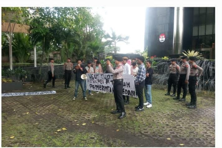 Aliansi Pemuda Geruduk Gedung KPK, Desak Pengusutan Dugaan Korupsi di Pemkot Medan