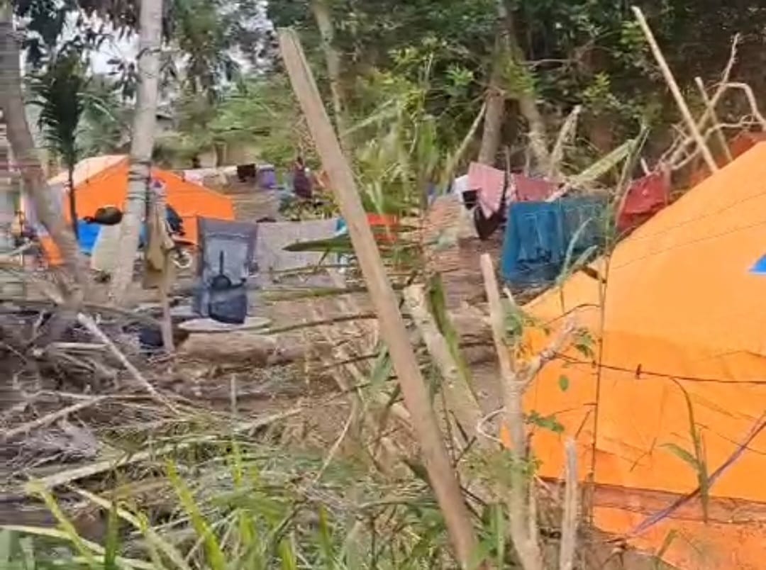 Ramadan di Balik Terpal: Korban Banjir Aceh Jalani Puasa di Tenda Pengungsian