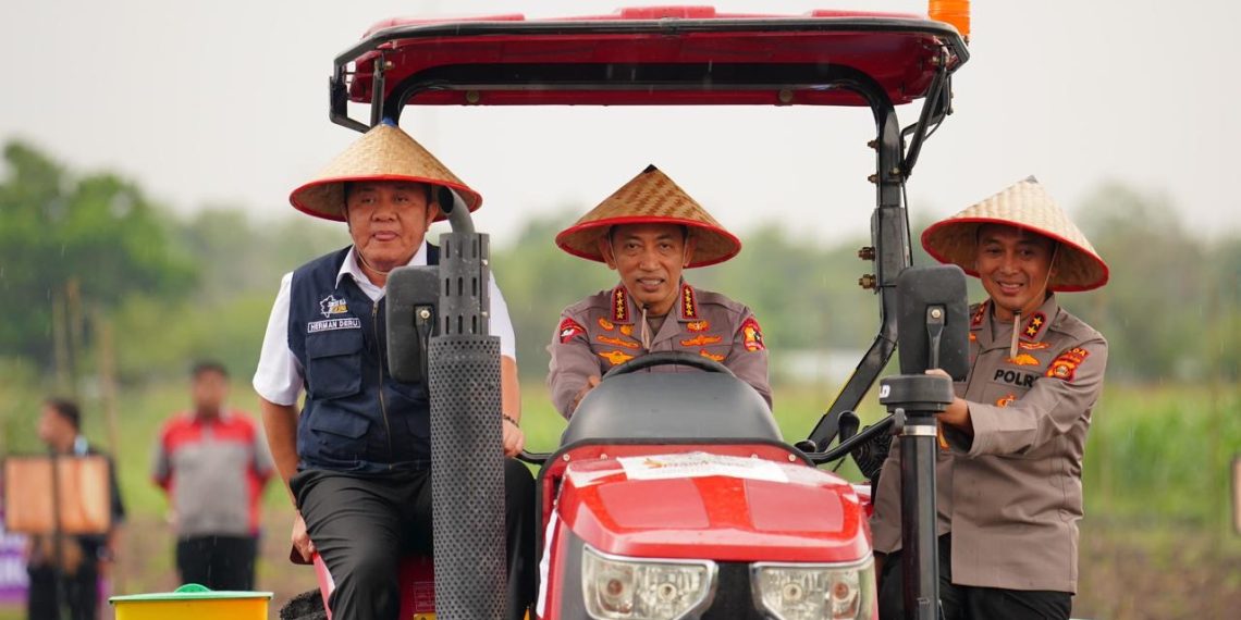 Kapolri di Sumatera Selatan: Wujudkan Swasembada Pangan, Kapolri Hadiri Tanam Raya Jagung Serentak di Ogan Ilir