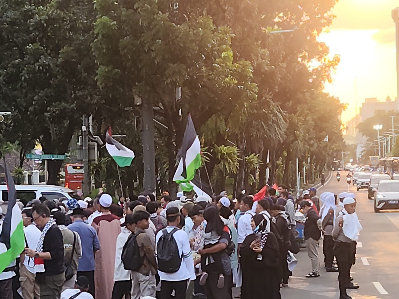 AWG Gelar Aksi di Depan Kedubes AS, Desak Pembebasan Al-Aqsa dan Palestina
