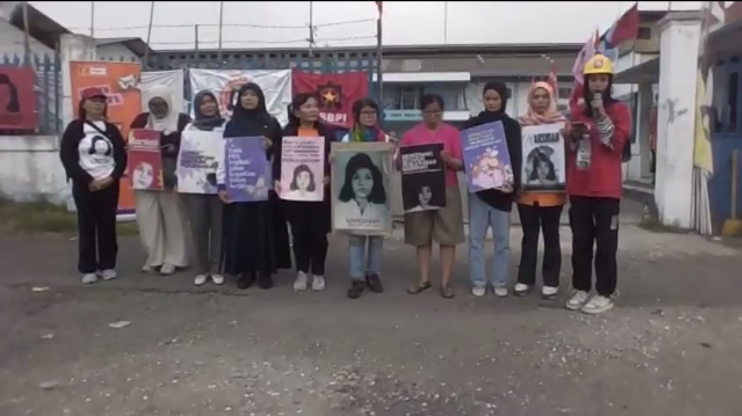 33 Tahun Wafatnya Marsinah: Koalisi Sipil dan Buruh Gelar Konferensi Pers di Depan PT Amos Indah Indonesia