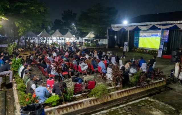 Meriah dan Penuh Kebersamaan, Nobar Piala Dunia di PKOR Way Halim Disambut Antusias Warga