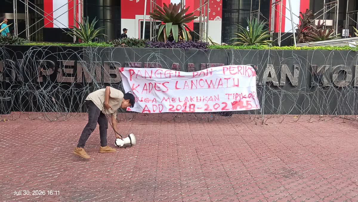 Dugaan Korupsi Dana Desa, Mahasiswa Wawonii Gelar Aksi di Depan Gedung KPK