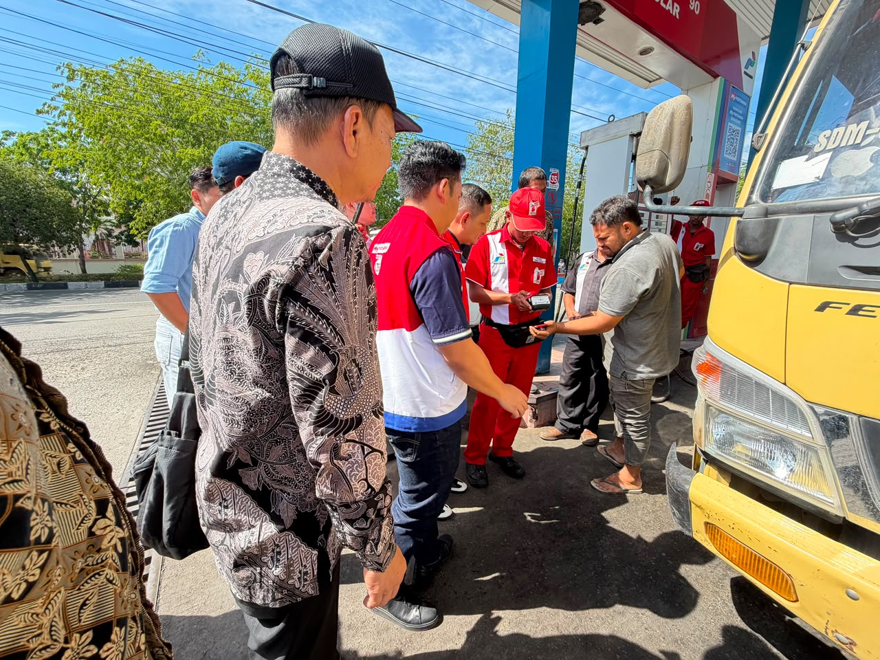 Pemerintah Aceh Telusuri Penyebab Kelangkaan Semen dan BBM