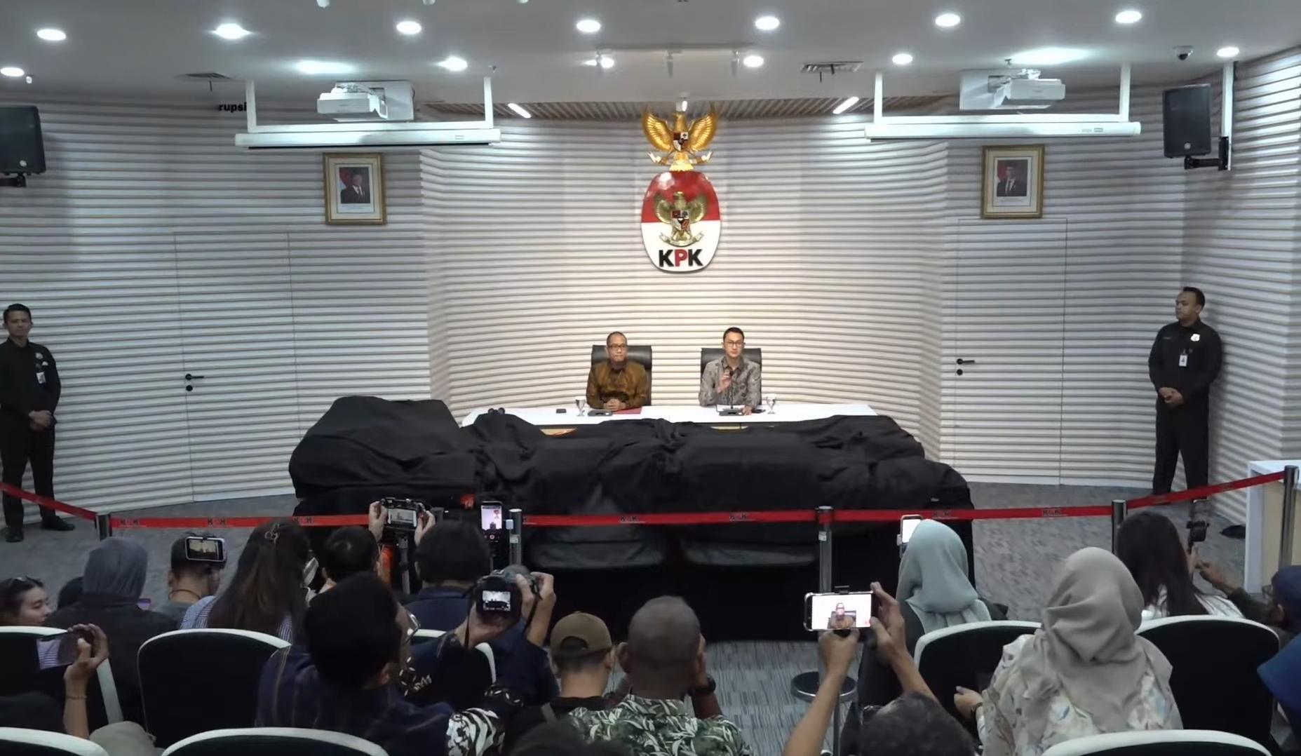 KPK Tetapkan 8 Tersangka OTT ATR/BPN, Sita Uang Rp106,3 Miliar
